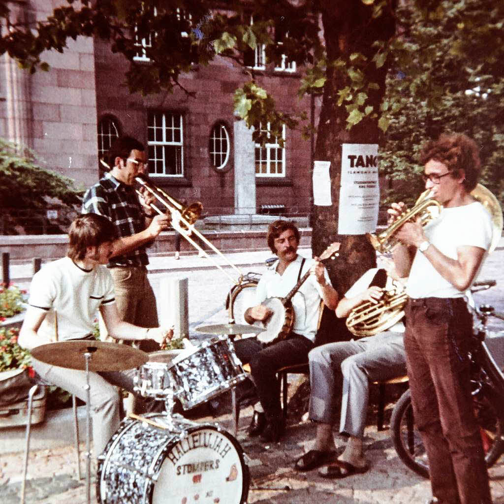 Freiluftkonzert vor der Uni Freiburg 1970