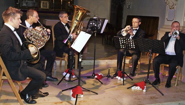 Das Ensemble &#8222;Brass 5&#8220; in der Kenzinger Stadtkirche.  | Foto: Michael haberer