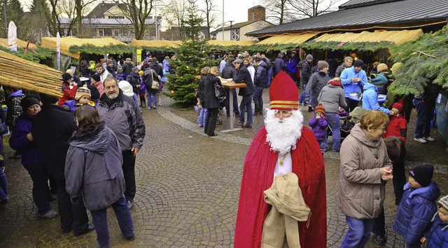 Das  Adventsfest bei der Elzhalle war ein Besuchermagnet.  | Foto: Erggelet
