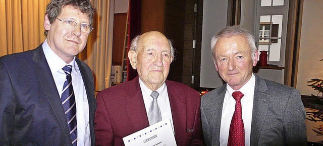 Fr 60 Jahre treue Mitgliedschaft wurd...ultes (links) und Ulrich Timm geehrt.   | Foto: Eberhard Weiss