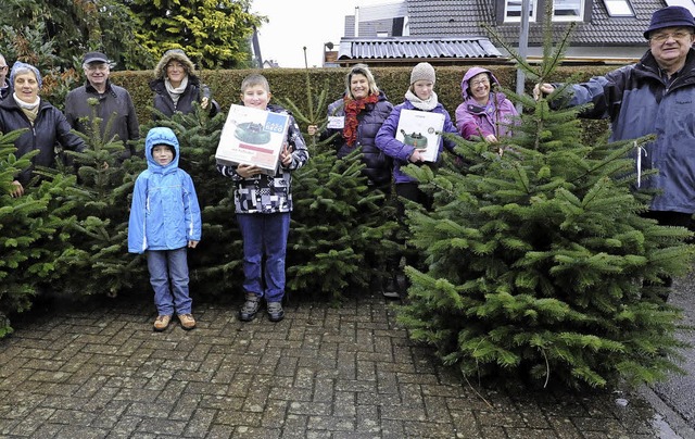 Doch noch ein Baum zur Weihnacht - 13 ...schen Kirchengemeinde gespendet wurden  | Foto: Markus Zimmermann               