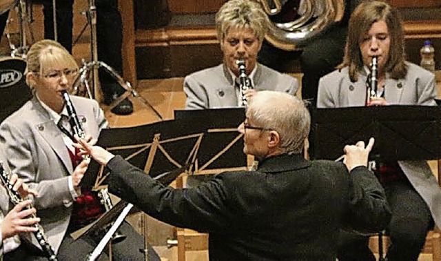 Eine weihnachtliche musikalische Stund...dem Musikverein Schlchtenhaus-Hofen.   | Foto: Hege