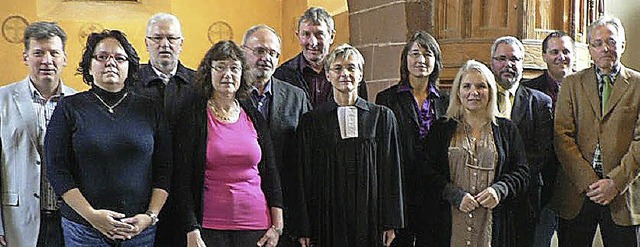Zur Einfhrung der Kirchenltesten war...fer (Mitte) nach Egringen  gekommen.   | Foto: eckard