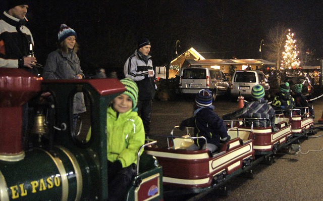 Zwei Impressionen vom &#8222;Weihnacht...ag wurde es zeitweise ganz schn eng.   | Foto: Roland Gutjahr