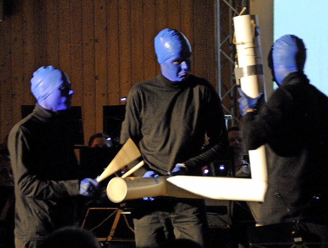Die Mauchener &#8222;Blue Man Group&#8... Musik auf ausrangierten Regenrohren.   | Foto: sln