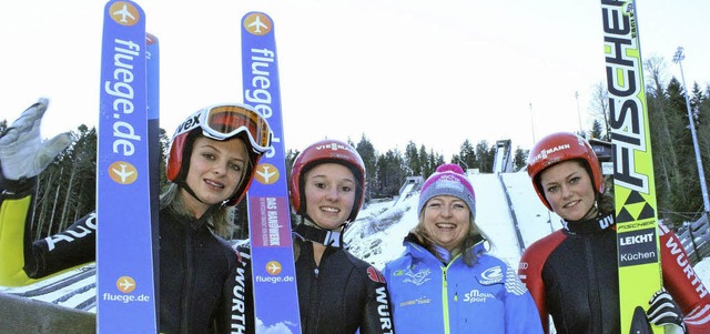 Vorfreude auf den Weltcup der Skisprin...anja Kleiser-Schwrer und Carina Vogt.  | Foto: Joachim Frommherz