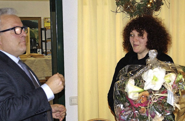 Einen Riesen-Blumenstrau gab es von B... die werdende Mama Stefanie Hottinger.  | Foto: Hrvoje Miloslavic