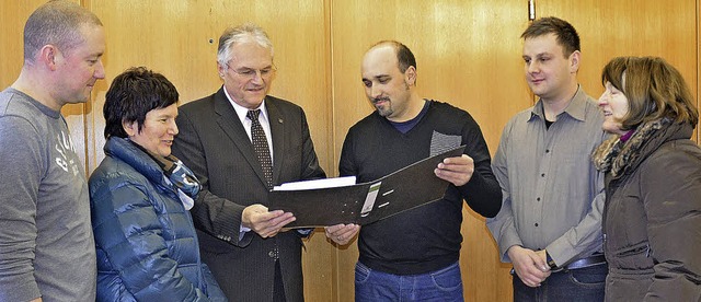 Der Unadinger Brgerantrag am Anfang d...srte  Martin Netz und Christa Maier.   | Foto: Susanne Filz