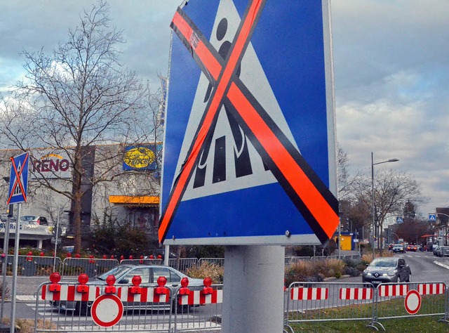 Es bleibt dabei: Der bergang am Schla... nicht wieder fr Fugnger geffnet.   | Foto: Jochen Fillisch