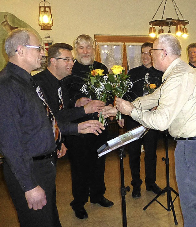 Die &#8222;Liederlichen Feelharmoniker...i der VdK-Familienfeier in Hllstein.   | Foto: Winter