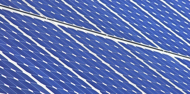 7000 Solarmodule werden auf  dem ehema...nzinger Sprengplatz Energie  erzeugen.  | Foto: Archivfoto: Gollrad