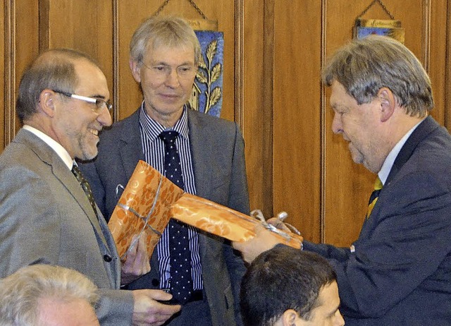 Nach zusammen mehr als 90 Arbeitsjahre... Leibinger (von links) verabschiedet.   | Foto: Sylvia Timm