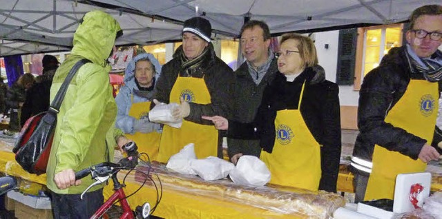 Hefezopfverkauf, Lions Club Offenburg  | Foto: Regine Heilig