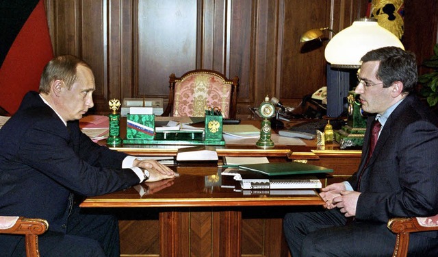 Wladimir Putin (links) und Michail Cho..., bevor ihr Verhltnis zerrttet war.   | Foto: DPAS