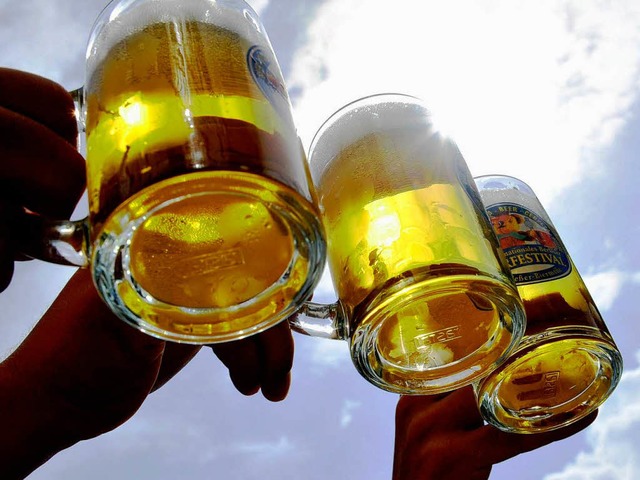 Was bringt ein Alkoholkonsumverbot?  | Foto: dpa