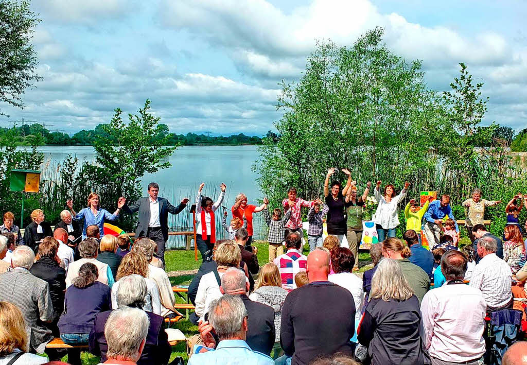 Ein voller Erfolg war der Taufgottesdienst am Niederschopfheimer Baggersee.