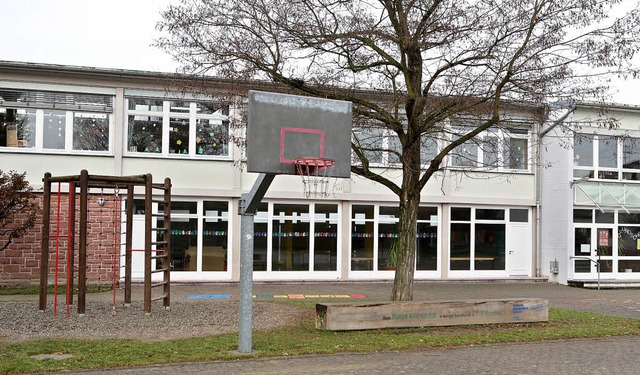 Leeres Schulhaus? In Neuried wird die ...r  Grundschule Dundenheim diskutiert.   | Foto: Ch. Breithaupt