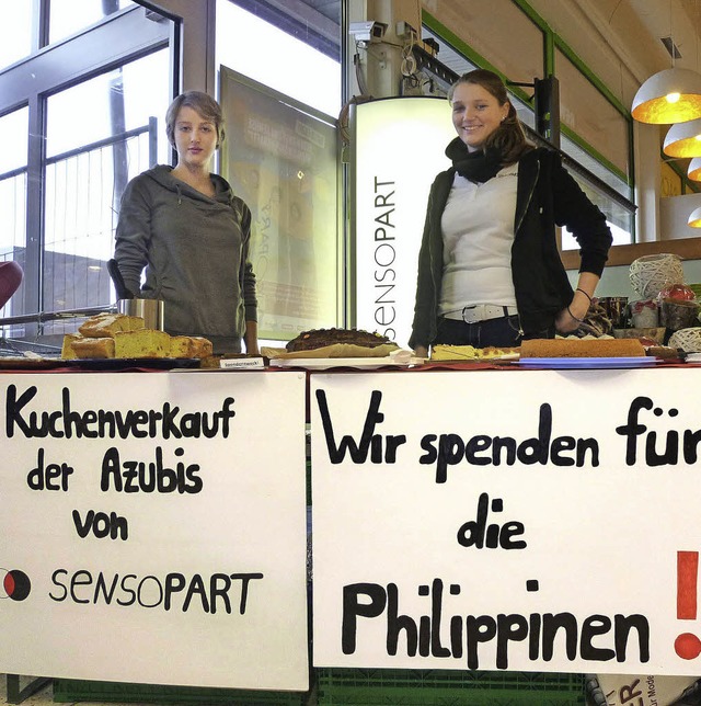 Auszubildende von Sensopart engagierte...m freien Samstag fr die Taifunhilfe.   | Foto: Privat