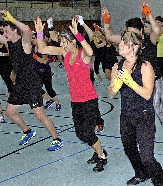 In der Zielmattenhalle ging die Post ab: Mehr als 140 Sportler gaben alles.   | Foto: Heinz Vollmar