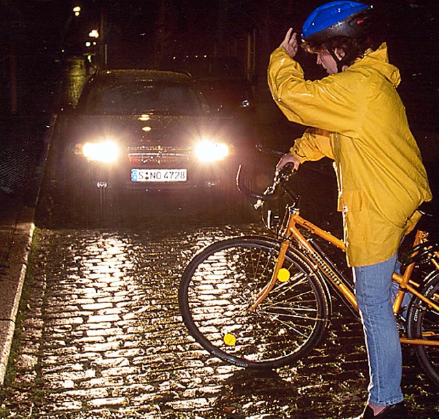Schreck am Steuer: Radfahrer ohne Licht.   | Foto: Symbolfoto: gms