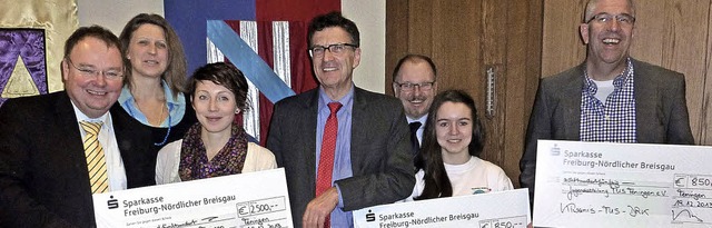 Kiwanis spendet fr die Teninger Jugen...ann, Judith Heitzmann, Markus Birmele.  | Foto: Karlernst Lauffer