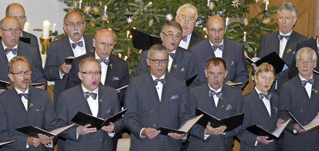 Der Chorgesang in der Erlserkirche  kommt beim Publikum bestens an.   | Foto: Heidi Fssel