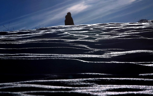 Wenig Licht: Dezember und Grauen gehen... Erzhlungen und Filmen Hand in Hand.   | Foto: dpa