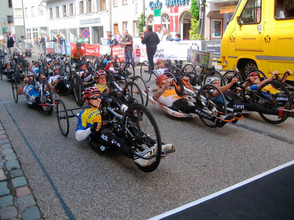 Juni:  Straenrennen der Handbiker in Elzach beim Paracycling-Europacup.