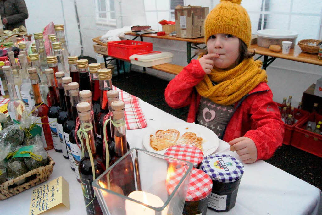 November: Beim 1. Adventsmarkt in Yach wird auch Leckeres geboten.