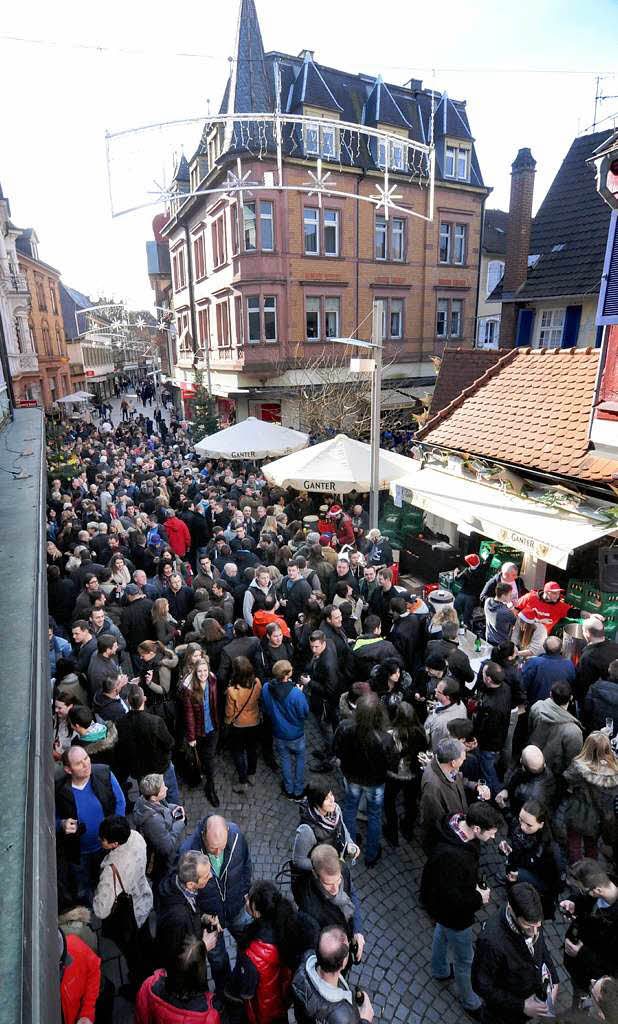 Weihnachtstreff vor dem Bistro Wolkenkratzer in der Marktstrae.