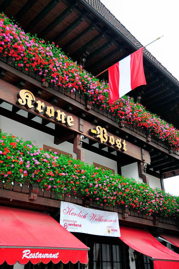 Oktober: Senioren aus ganz sterreich entdeckten das „Zweitlerland“.Rot-wei-rote Flaggen  grten die Gsten aus dem Alpenland.