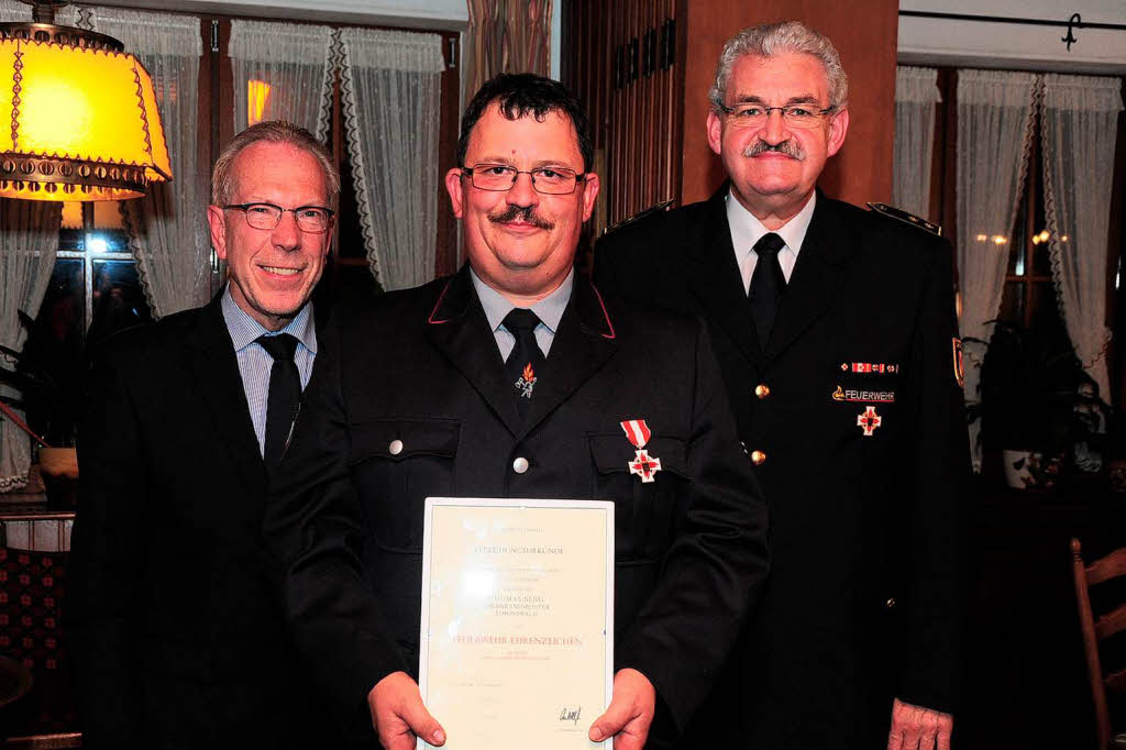 Oktober: Kommandant Thomas Seng wurde fr 25 Jahre Feuerwehrdienst geehrt.