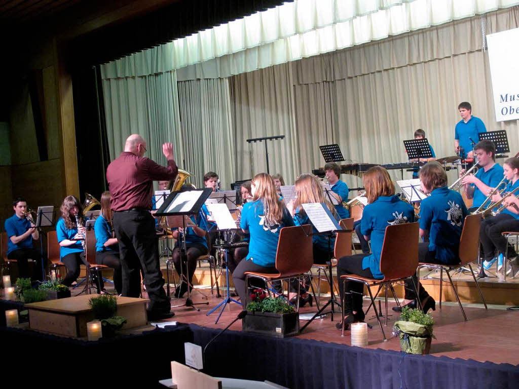 April: Das gemeinsame Jugendorchester des Musikvereins Katzenmoos und der Musikkapelle Oberwinden zeigen sein Knnen.