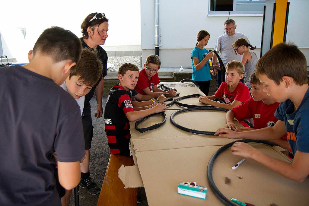 August: Ferienprogramm Fahrradworkshop. Die Kinder waren aufmerksam und eifrig dabei.