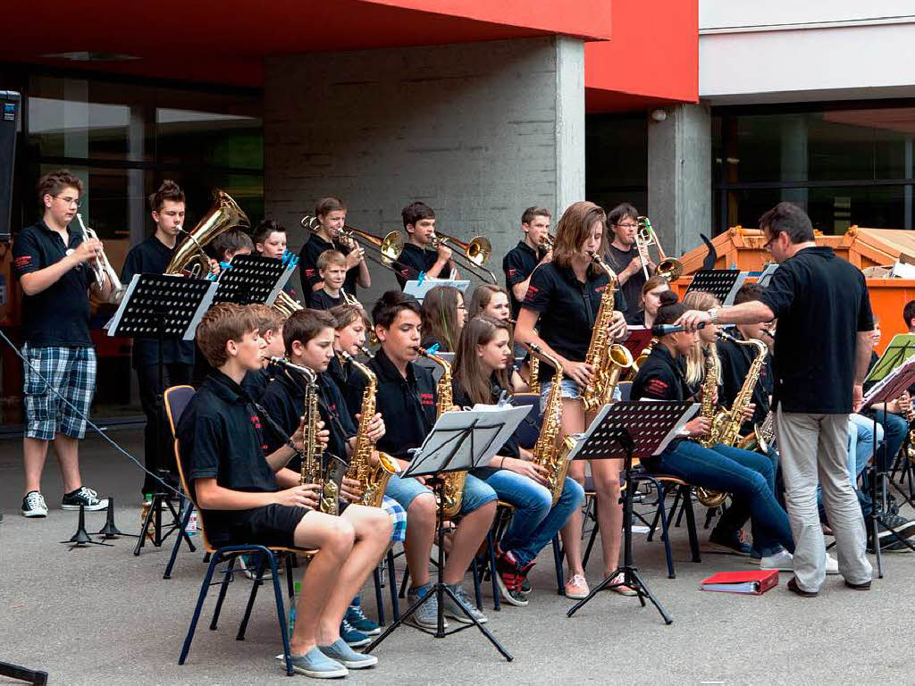 Juni: Die Bigband des Geschwister-Scholl-Gymnasiums in Aktion.