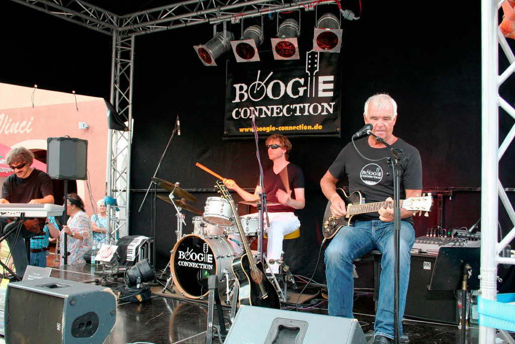August: Die Boogie Connection beim 15. Marktplatz-Open-Air.