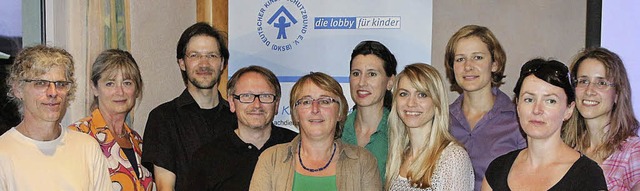 Vorstand und Team des Kinderschutzbund...de, Anna Homberg und  Sabrina Bstle.   | Foto: zvg