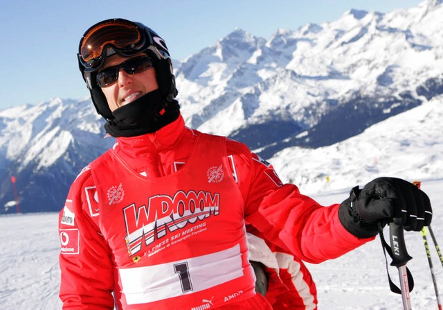 Michael Schumacher beim Skifahren im J...urde er in Frankreich schwer verletzt.  | Foto: dpa