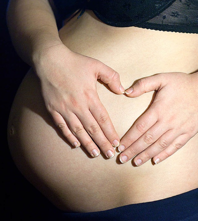 Wer schwanger wird, kann den Vertrag kurzfristig kndigen.   | Foto: dpa