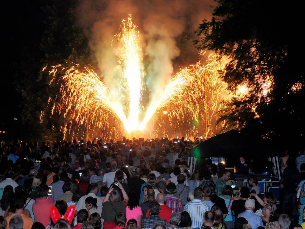 Juli: Lichterfest im Stadtpark