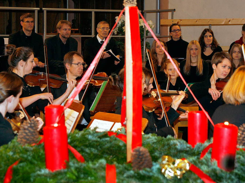 Dezember: Weihnachtliches Konzert des Max-Planck-Gymnasiums
