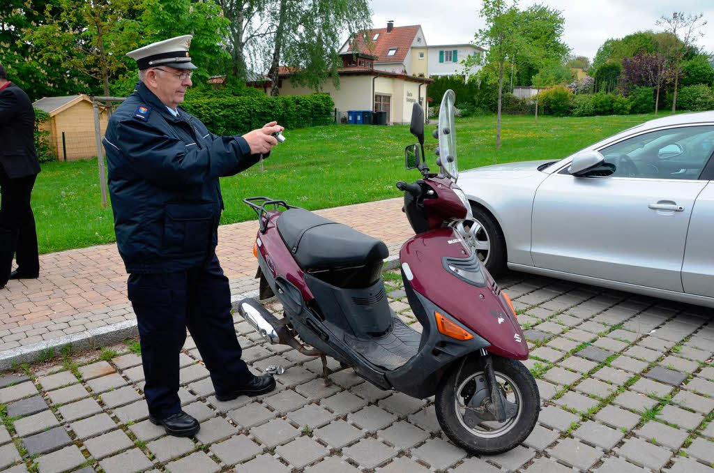 Horst Frey wird Wchter vor allem ber den ruhenden Verkehr in Binzen. 