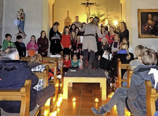 Weihnachtliche Stimmung  in der Nikolauskapelle in Mauchen   | Foto: Astrid Moser-Oeschger