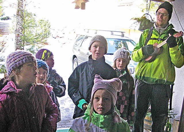 Gute Wnsche zum neuen Jahr berbringe...Kinder in Bernau beim Neujahrssingen.   | Foto: Ulrike Spiegelhalter