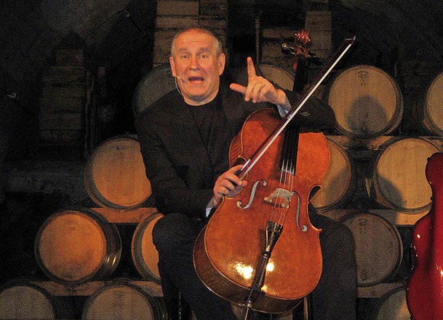 Matthias Deutschmann trat am Silvester...warzer Adler&#8220; in Oberbergen auf.  | Foto: Reiner Kobe