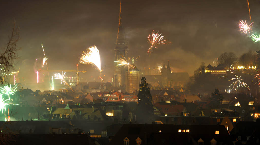 Spektakulres Feuerwerk ber Freiburg. 