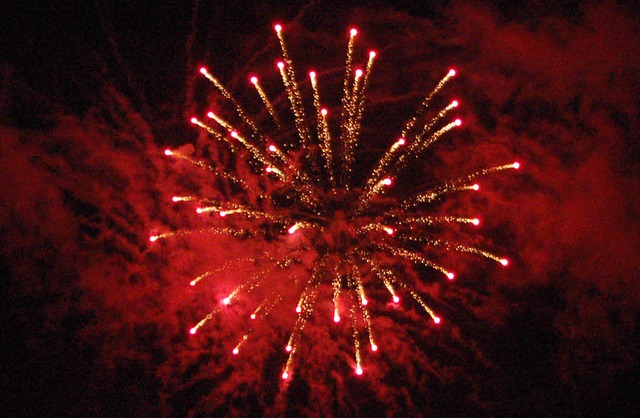 Das am Adelberg gezndete Feuerwerk  s... viele Ohs und Ahs bei den Besuchern.   | Foto: Petra Wunderle