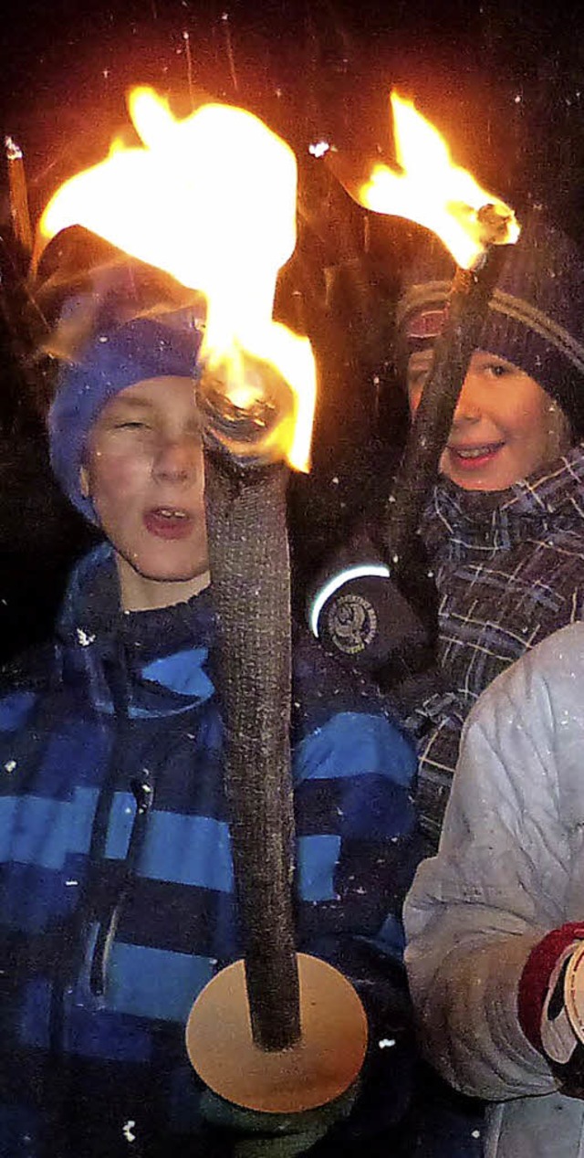 Gerade fr Kinder ist die Fackelwanderung immer wieder recht  eindrucksvoll.   | Foto: Sigrid Schneider