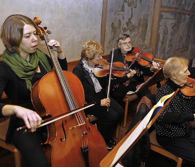 Die Musiker spielen sich in die Herzen der Hrer.   | Foto: Heidi Fssel