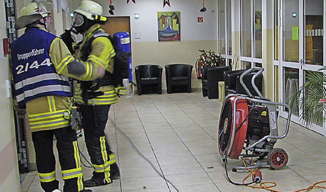 Feuerwehrkrfte sind mit starken Lftern im Einsatz.  | Foto: Feuerwehr